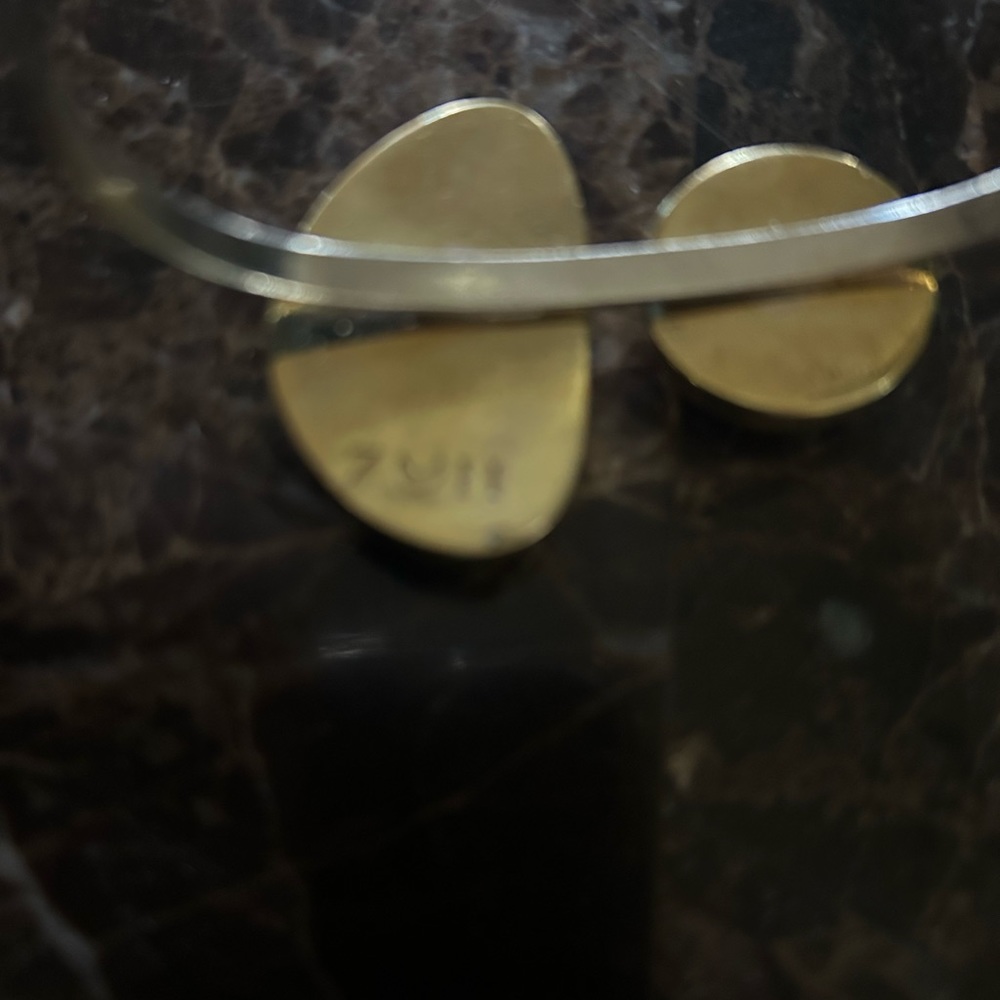 Artisan bracelet stone has a natural flaw not damage. - Picture 4 of 6